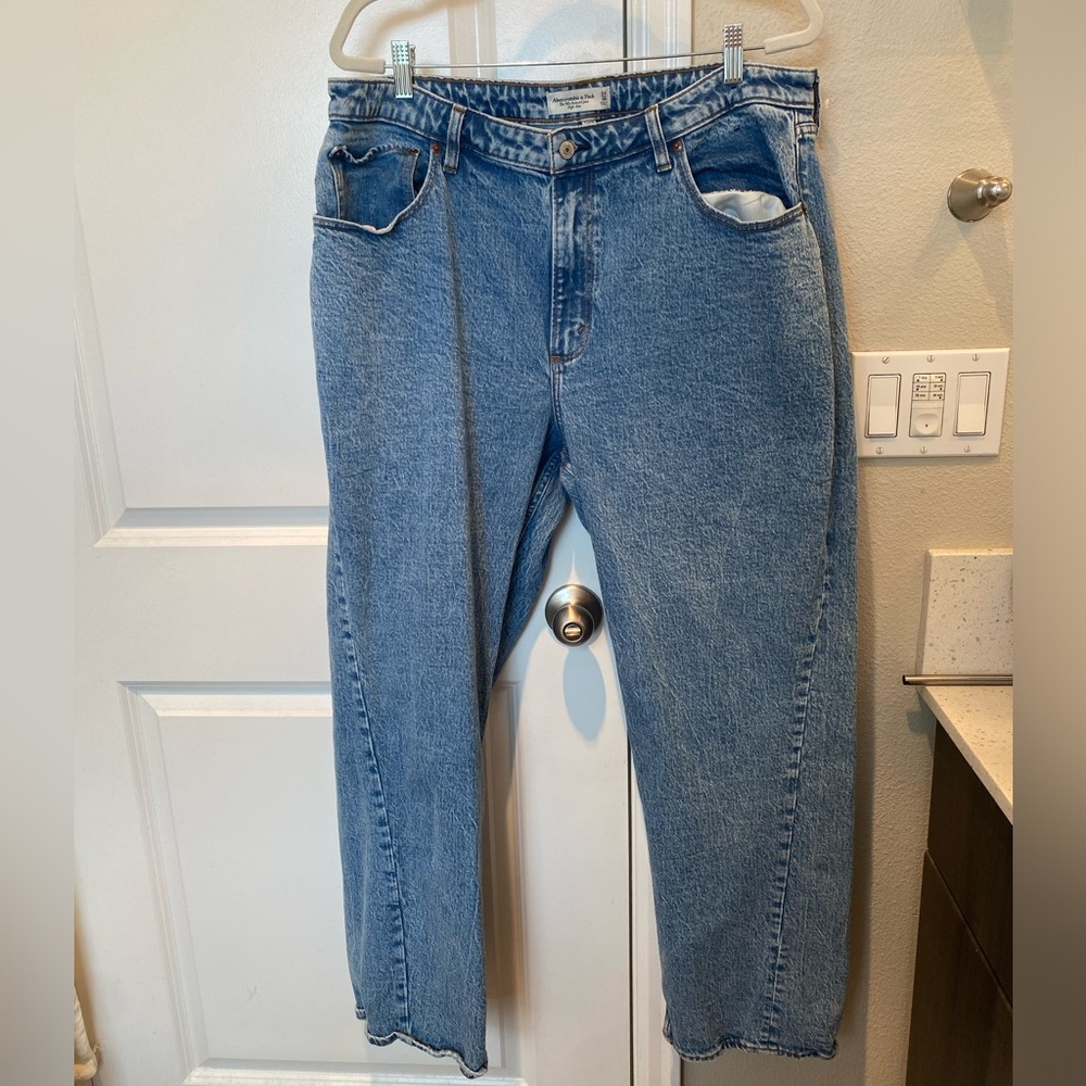 Abercrombie & Fetch 90s Jeans